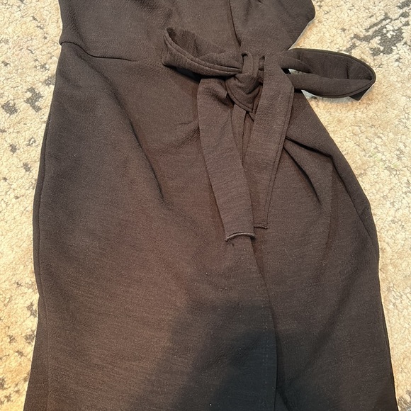 Black with bow on the size dress - Picture 3 of 3